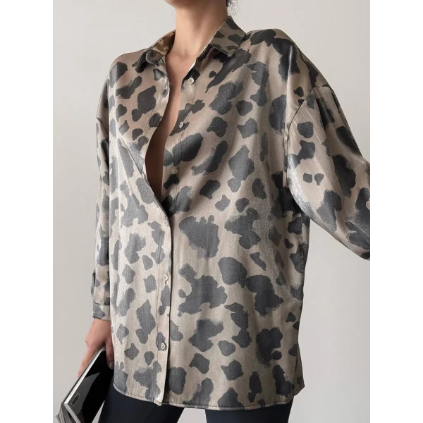 PARILTI BENEKLİ DESEN GÖMLEK VİZON