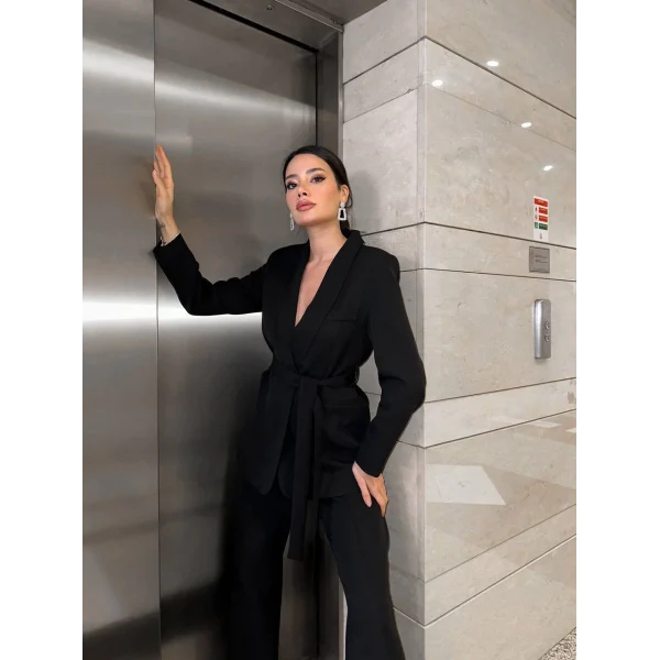 SİYAH KUŞAKLI CEKET PANTOLON TAKIM