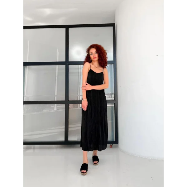 İNCE ASKILI PİLİSE SİYAH UZUN ELBİSE