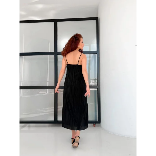 İNCE ASKILI PİLİSE SİYAH UZUN ELBİSE