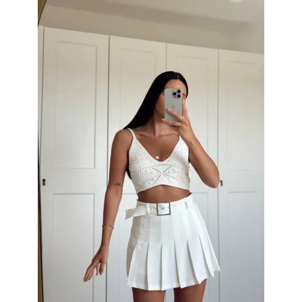 KEMER DETAYLI BEYAZ ŞORT ETEK