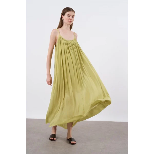 Fıstık Yeşili Askılı Geniş Kesim Rahat Elbise