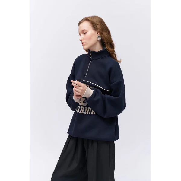 Balıkçı Yaka Yazılı Oversize Sweatshirt Lacivert