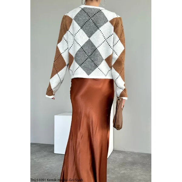 BAKLAVA DESEN KISA HIRKA EKRU