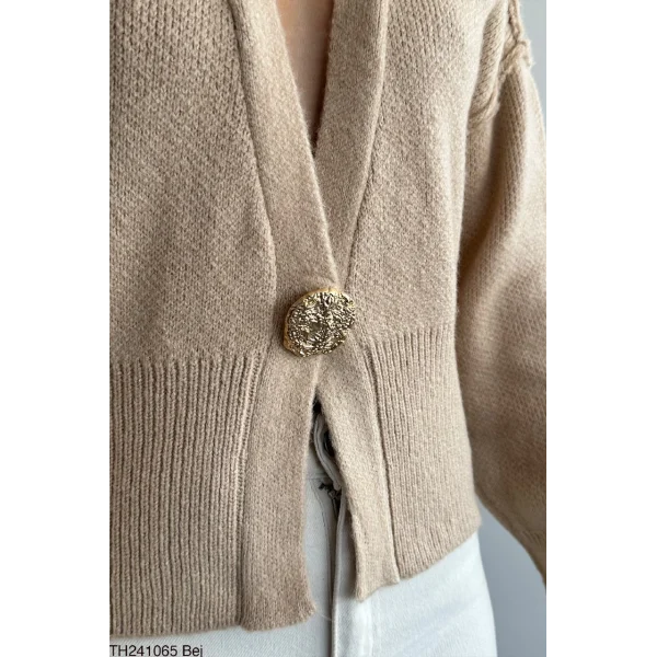 Ters Dikişli Tek Düğmeli Bej Hırka