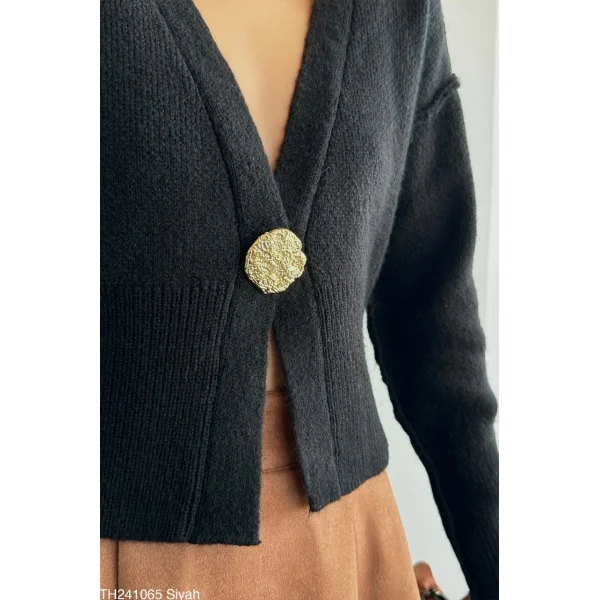 Ters Dikişli Tek Düğmeli Siyah Hırka