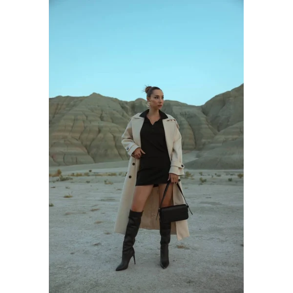 Apolet Detaylı Kuşaklı Bej Yün Kaban