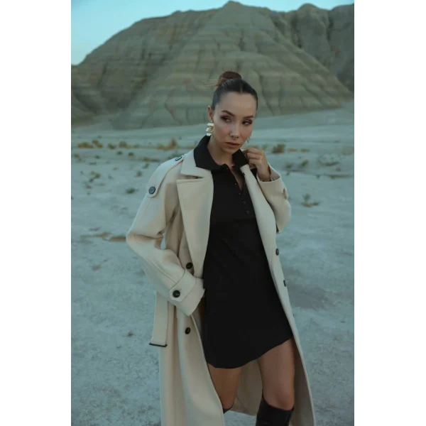 Apolet Detaylı Kuşaklı Bej Yün Kaban