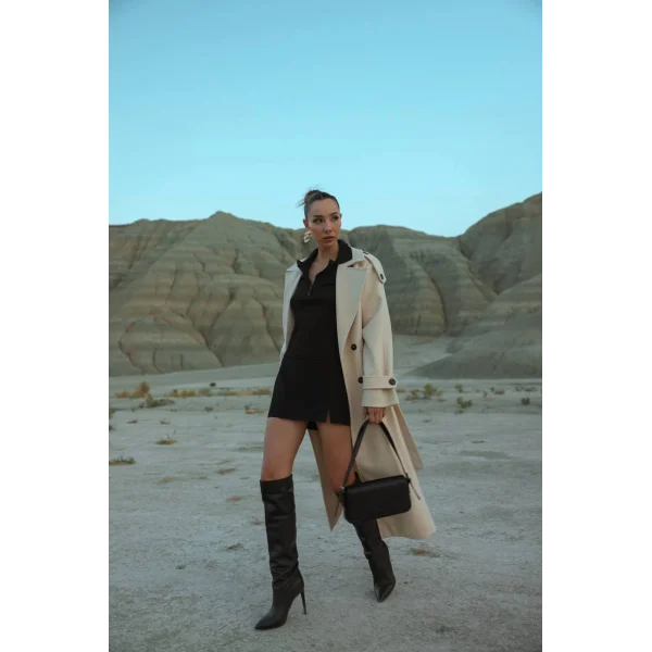 Apolet Detaylı Kuşaklı Bej Yün Kaban