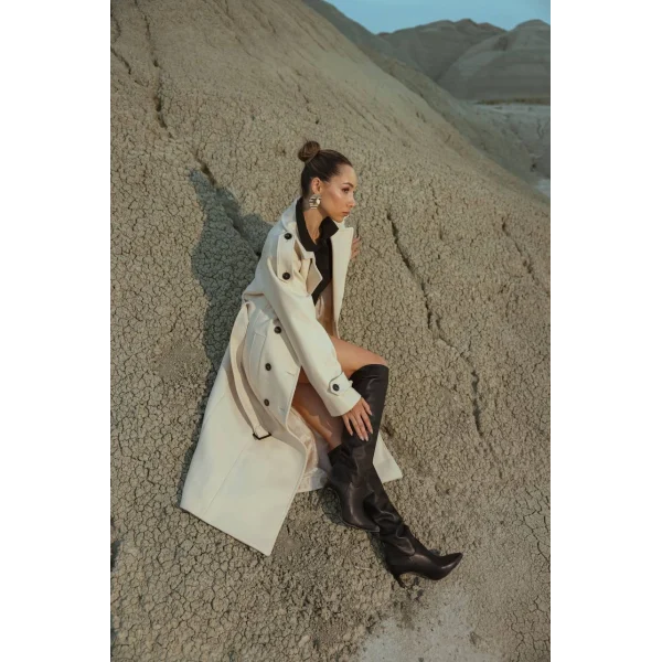 Apolet Detaylı Kuşaklı Bej Yün Kaban