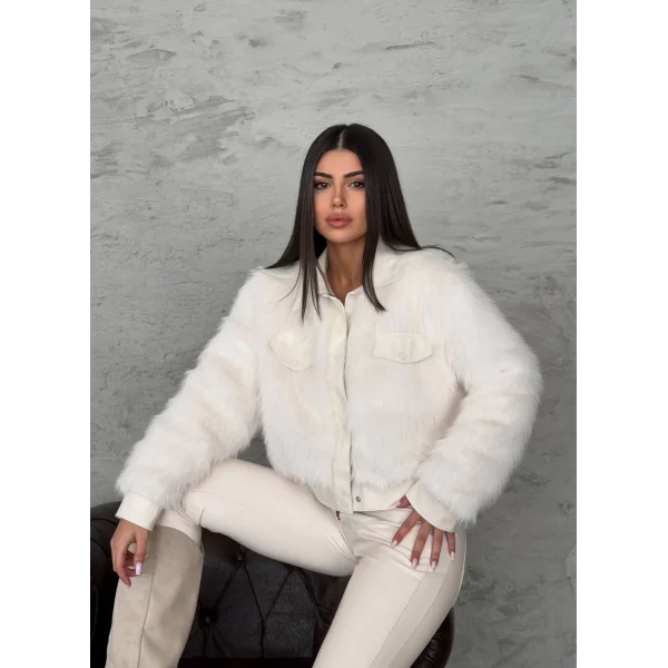 Deri Garnili Beyaz Kürk Ceket