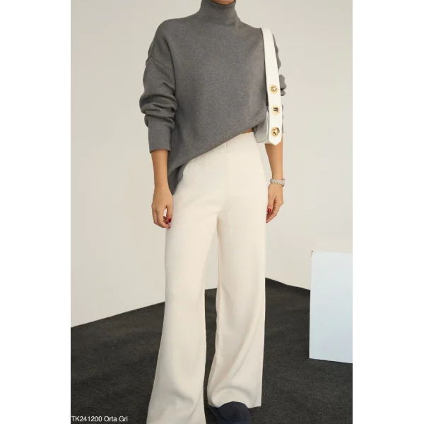 Yarım Balıkçı Yaka Gri Triko Kazak