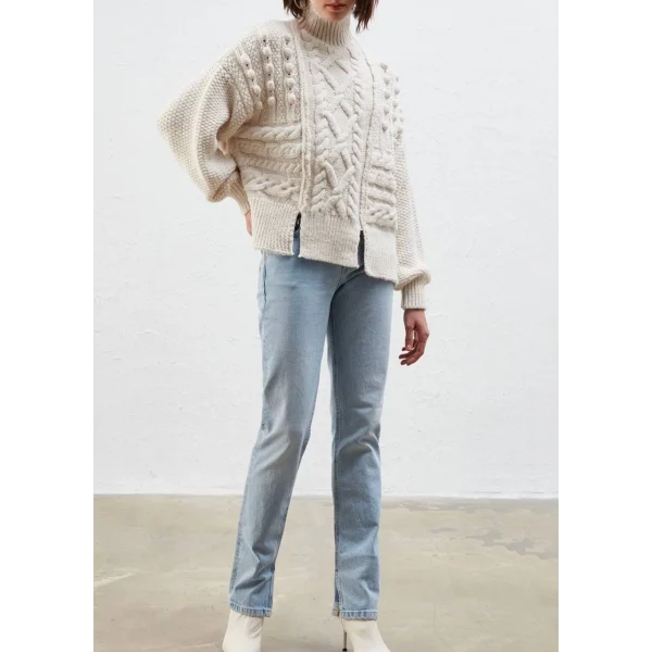 Saç Örgü Yırtmaç Detaylı Krem Kazak