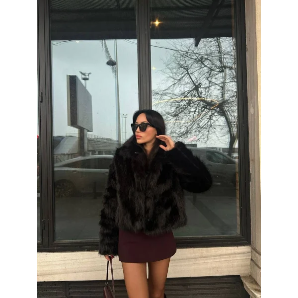 Vermo Kapamalı Siyah Kısa Kürk