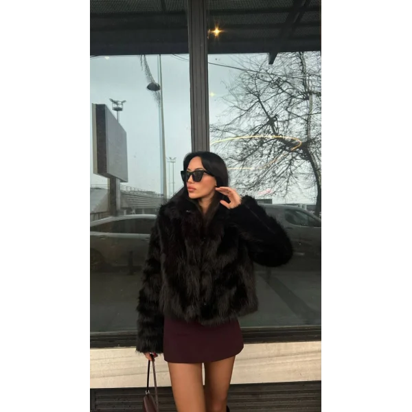 Vermo Kapamalı Siyah Kısa Kürk