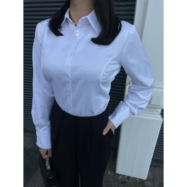 Dik Yaka Vatkalı Poplin Beyaz Gömlek