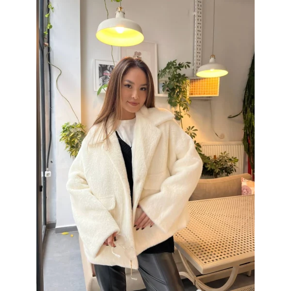 ALPAKA UZUN TÜYLÜ CEPLİ CEKET EKRU