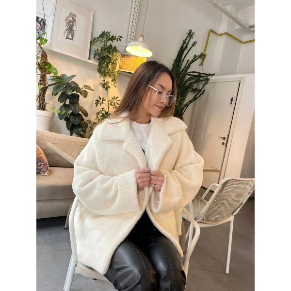 ALPAKA UZUN TÜYLÜ CEPLİ CEKET EKRU