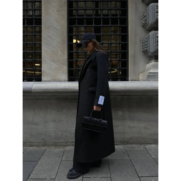 DÜĞMELİ YÜN KARIŞIMLI SİYAH KABAN