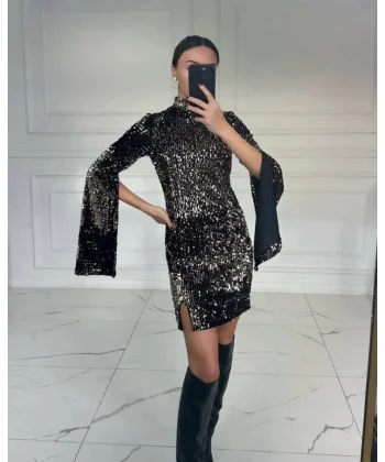 PAYETLİ KOL DETAY SİYAH ELBİSE