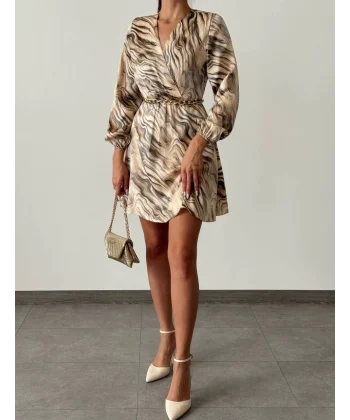 DESENLİ SATEN KRUVAZE ELBİSE BEJ