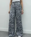 GRİ LEOPAR DESENLİ DÖKÜMLÜ PANTOLON