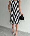 ZİGZAG DESENLİ ÇAN ELBİSE SİYAH BEYAZ