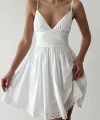 Kırışık Dokulu Brode Detaylı Askılı Mini Elbise Beyaz