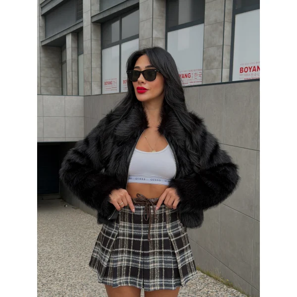 Fermuar Kapamalı Siyah Kürk