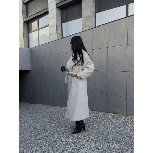 Bağlamalı Tüy Dokulu Yün Kaban-Bej