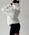 BEYAZ KAPÜŞONLU SWEATSHİRT