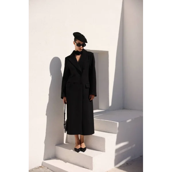 YIRTMAÇLI DÜĞMELİ SİYAH YÜN KABAN