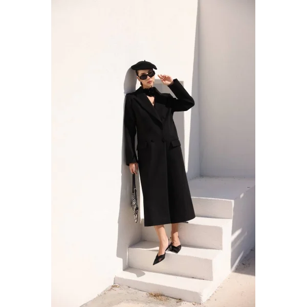 YIRTMAÇLI DÜĞMELİ SİYAH YÜN KABAN