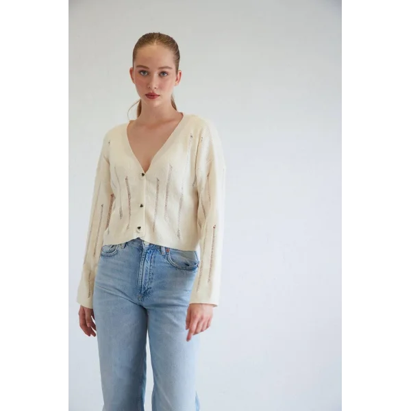 DÜĞMELİ TRİKO EKRU HIRKA