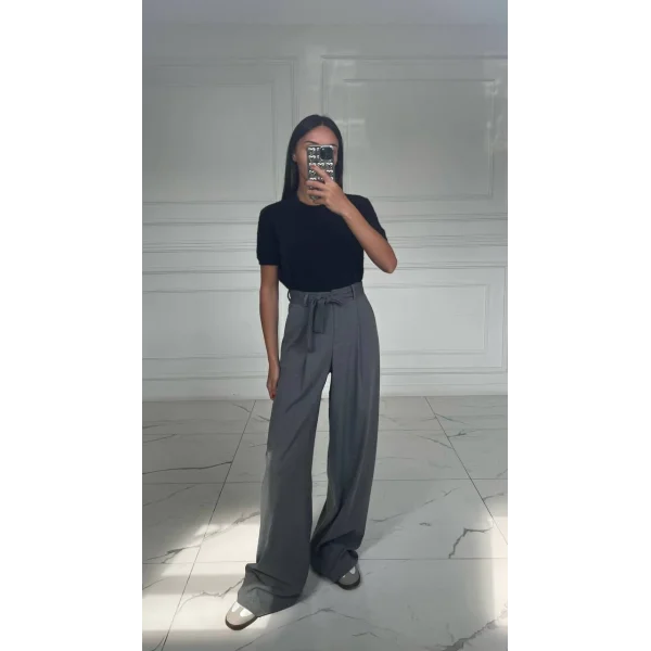 SİYAH YUMOŞ KISA KOLLU KAZAK