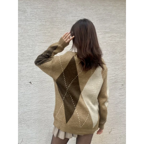 KAHVERENGİ TABA BAKLAVA DESENLİ KAZAK