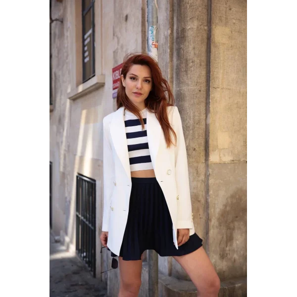 GOLD DÜĞME BEYAZ BLAZER CEKET
