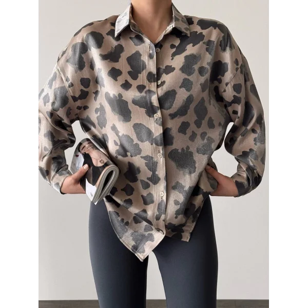 PARILTI BENEKLİ DESEN GÖMLEK VİZON