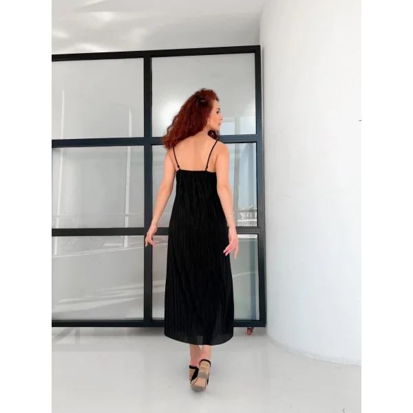 İNCE ASKILI PİLİSE SİYAH UZUN ELBİSE