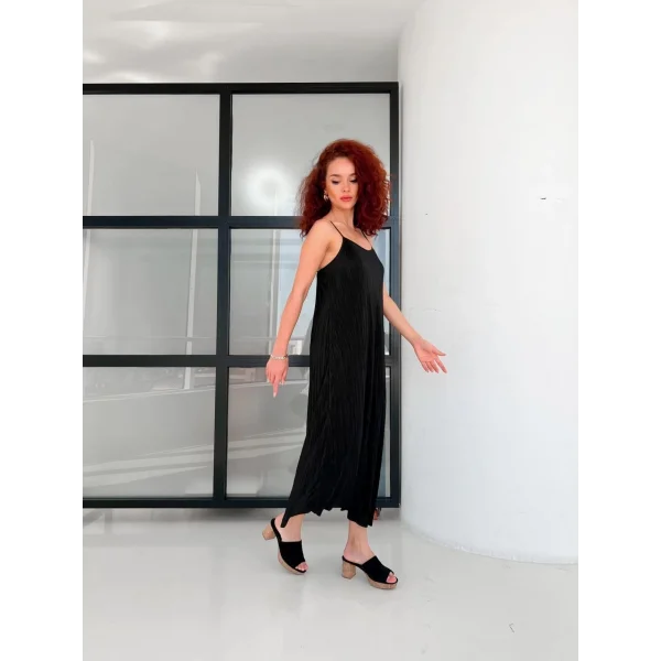 İNCE ASKILI PİLİSE SİYAH UZUN ELBİSE