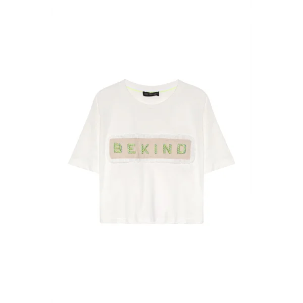 Püskül Detaylı Yazılı Crop Tişört Ekru