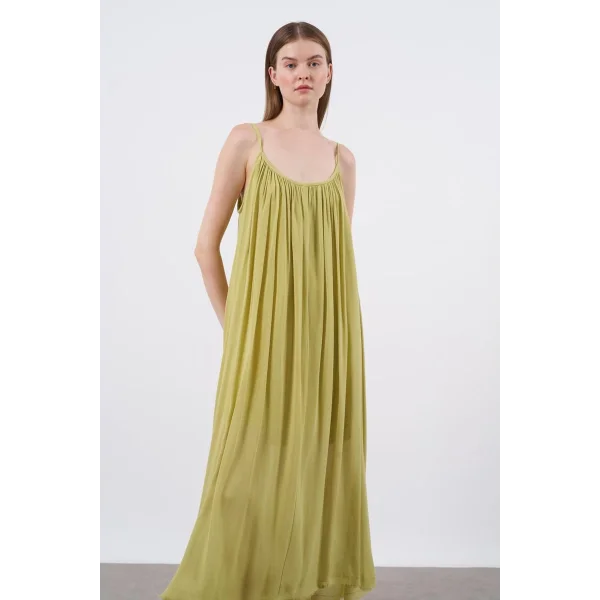 Fıstık Yeşili Askılı Geniş Kesim Rahat Elbise