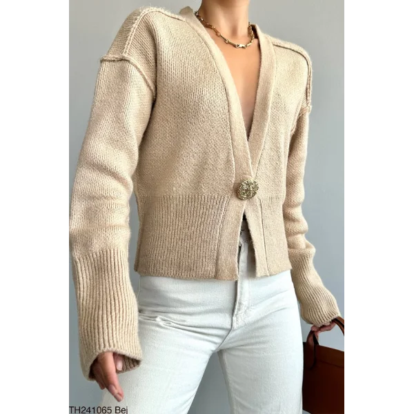 Ters Dikişli Tek Düğmeli Bej Hırka