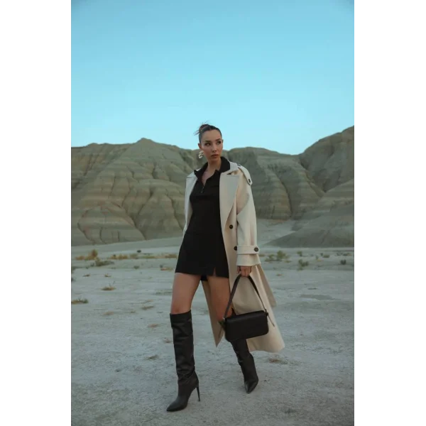 Apolet Detaylı Kuşaklı Bej Yün Kaban