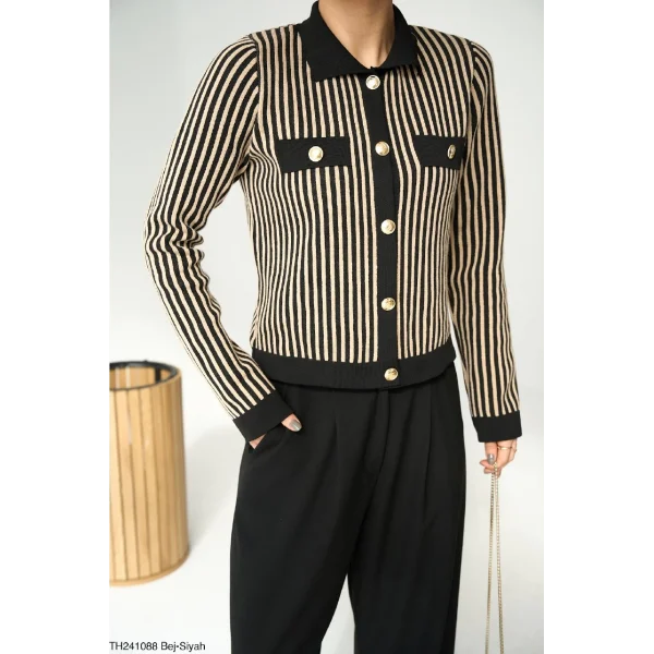 Gold Düğme Çizgili Triko Hırka