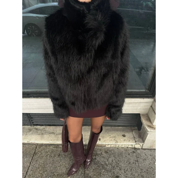 Vermo Kapamalı Siyah Kısa Kürk