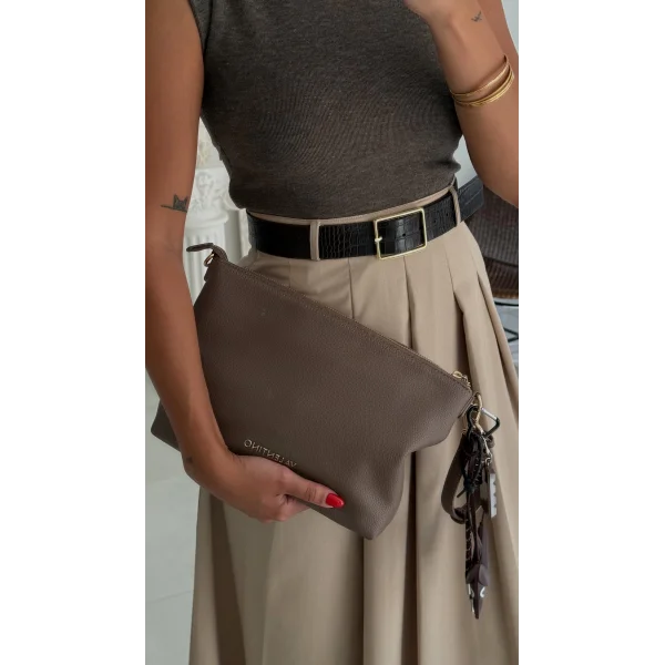 Kemerli Kontrast Kumaşlı Pileli Midi Elbise-Kahverengi