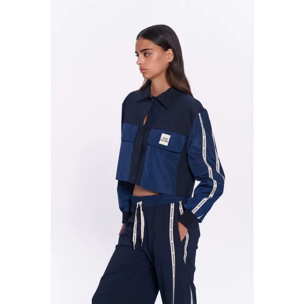 Teknik Kumaş Şerit Detaylı Kısa Ceket Lacivert