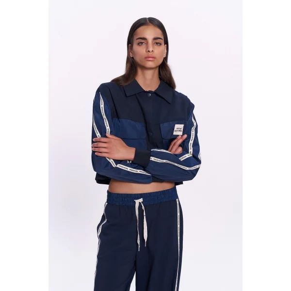 Teknik Kumaş Şerit Detaylı Kısa Ceket Lacivert