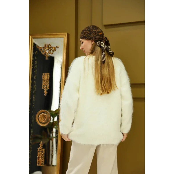 Mars Sakallı Uzun Kazak-Beyaz